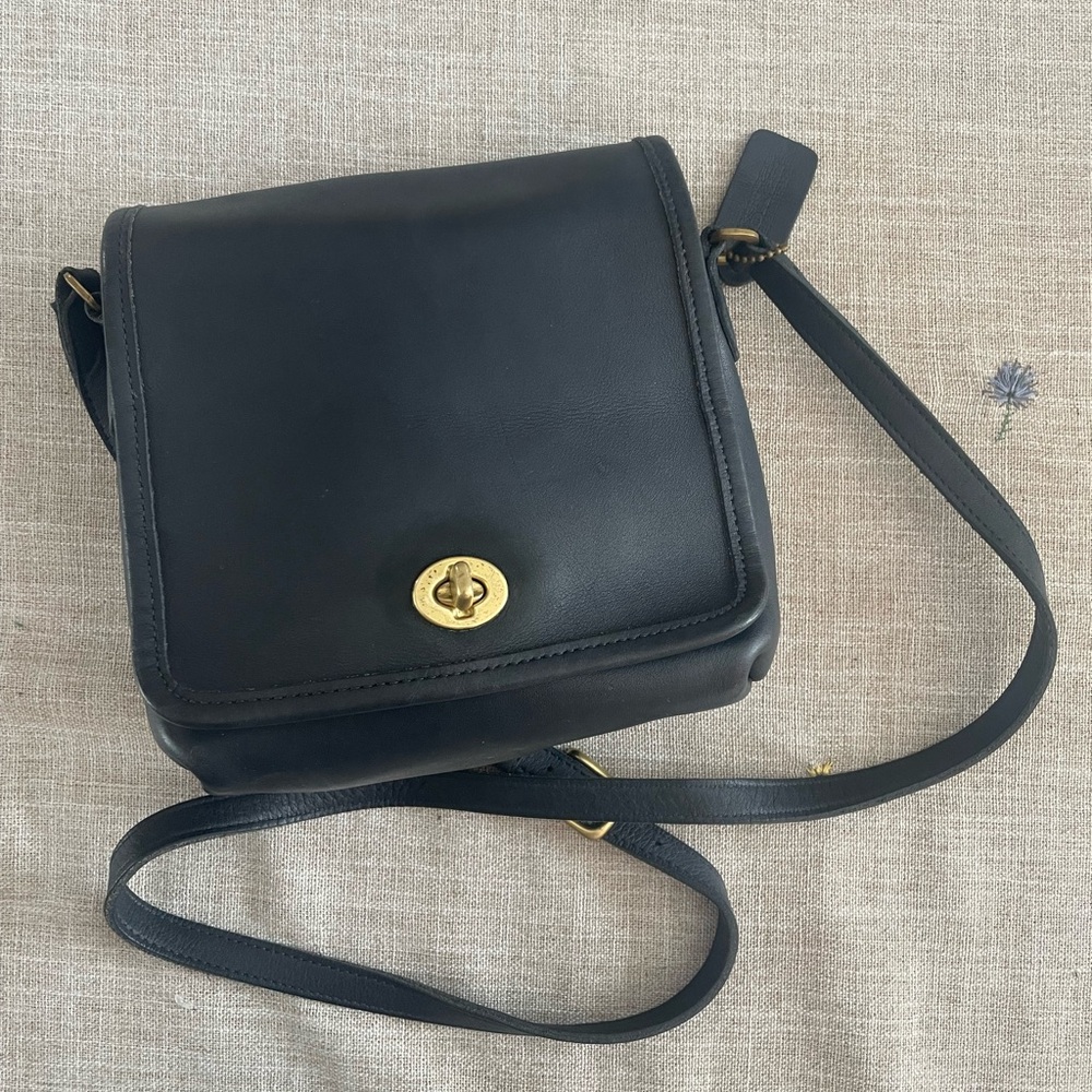 Vintage Coach Navy Blue Legacy Companion Mini Flap Bag 9076